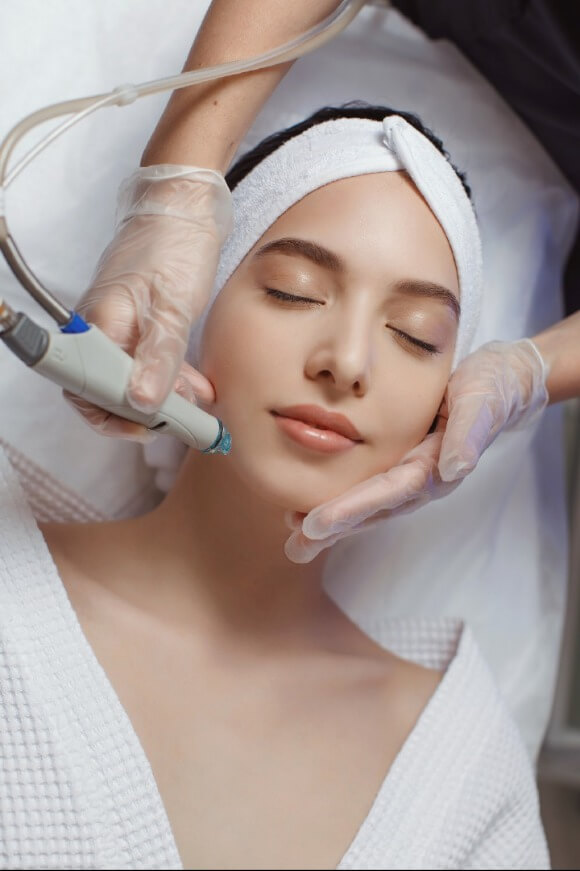 woman got aspire dermatology treatment