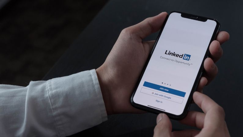 LinkedIn Reach vs Impressions